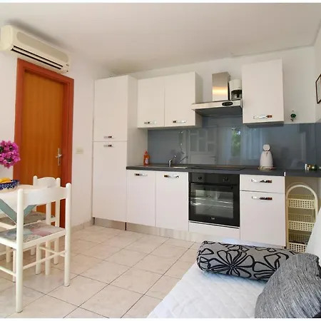 Apartments Elvis Primosten Exterior photo