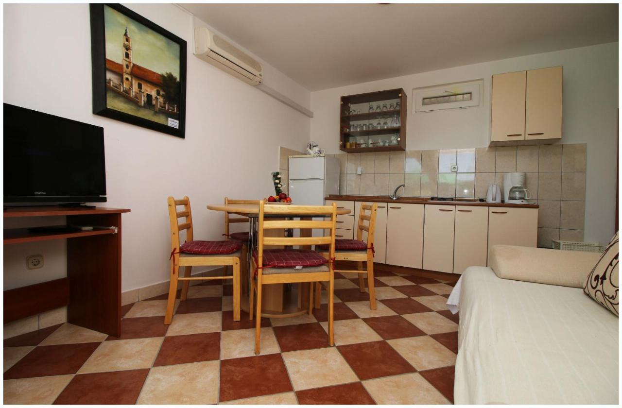 Apartment Elvis Primosten