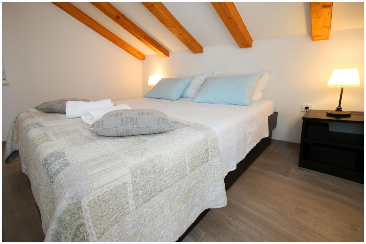 Apartament Elvis *
