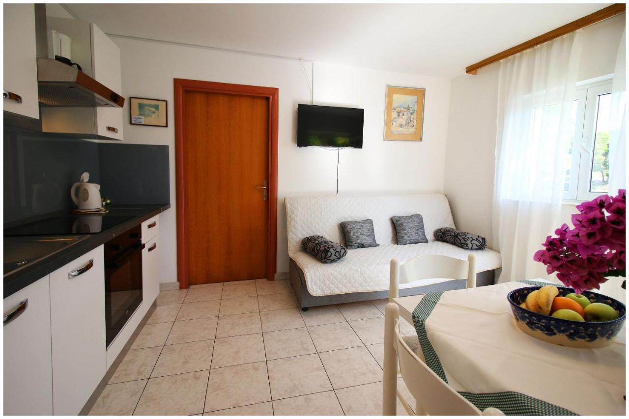 Elvis Apartment Primosten