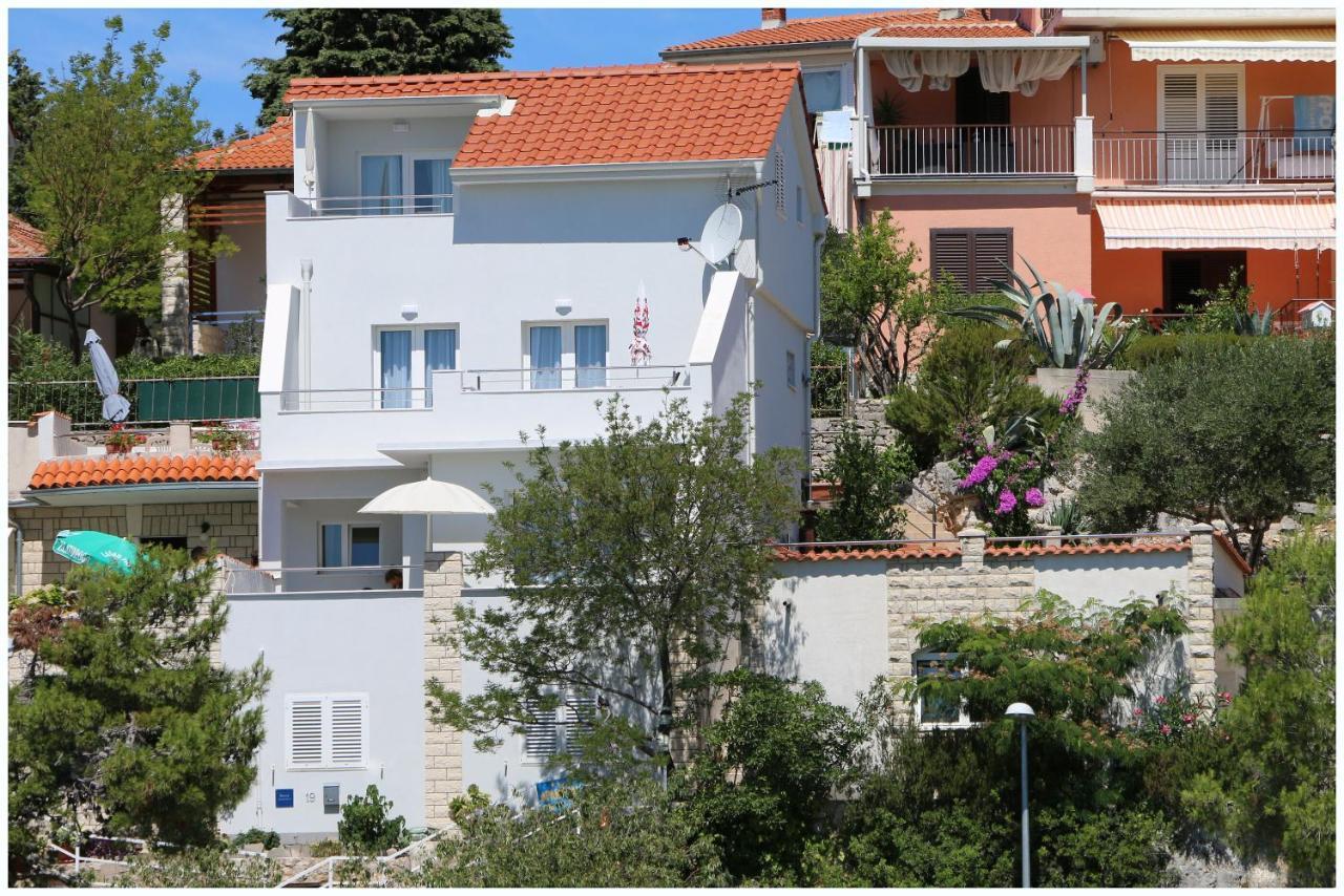 Elvis Apartament *